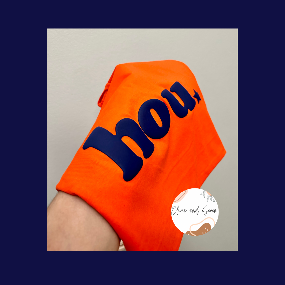 Hou puff (navy on orange)